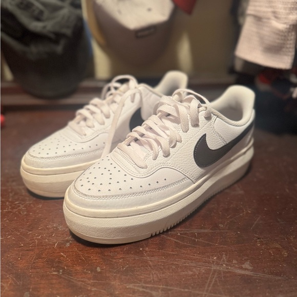 Nike Court Vision Alta - Picture 1 of 5